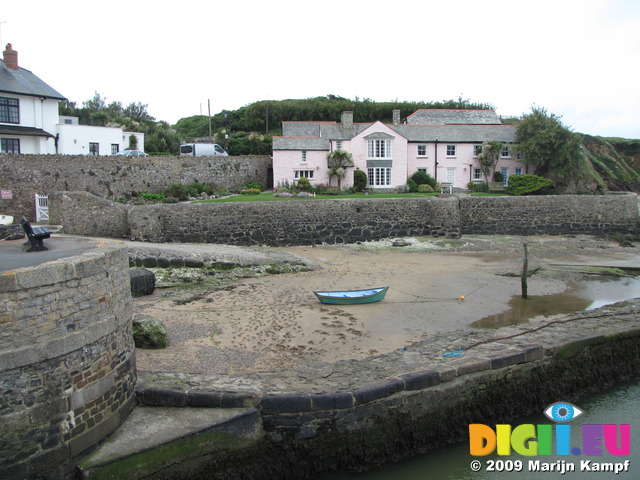 SX06986 Single row boat on sand in Bude Harbour
